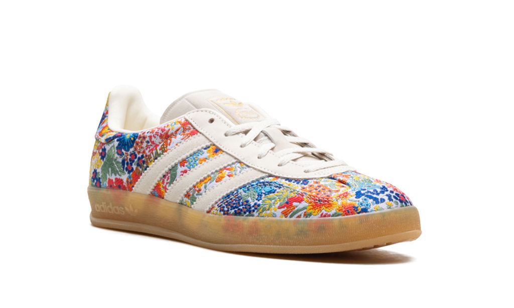 ADDS Gazelle Indoor Liberty London Blumenstickerei