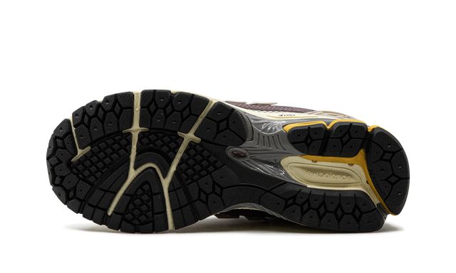 NB 1906R "LICORICE"