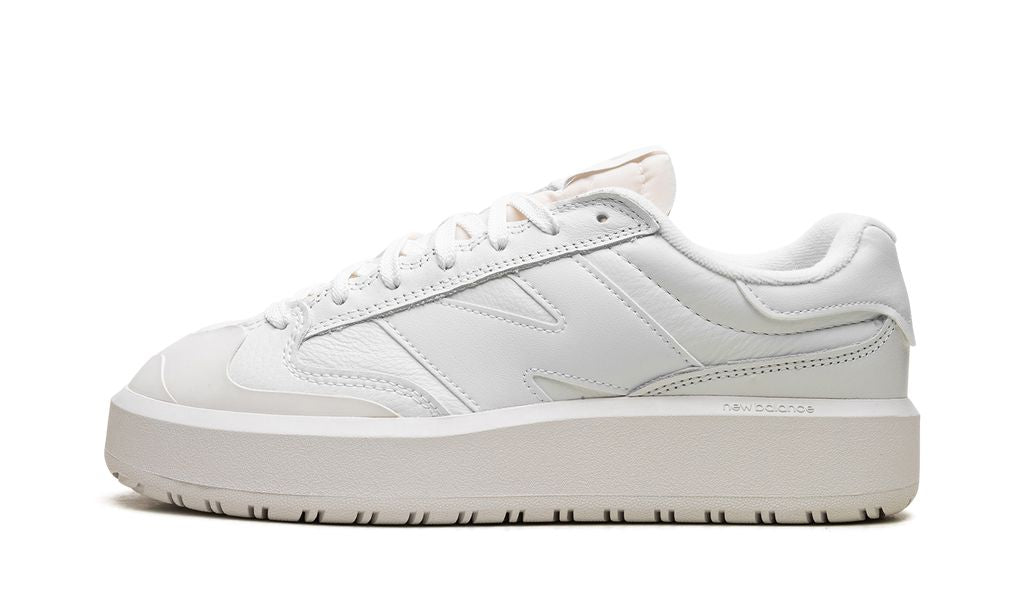 NB 302 "TRIPLE WHITE"