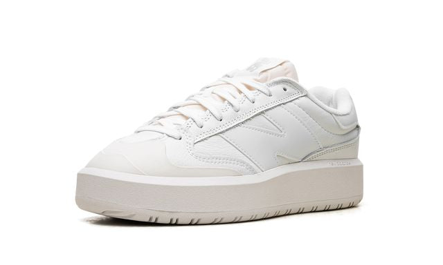 NB 302 "TRIPLE WHITE"