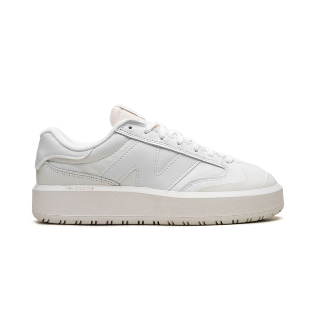 NB 302 "TRIPLE WHITE"