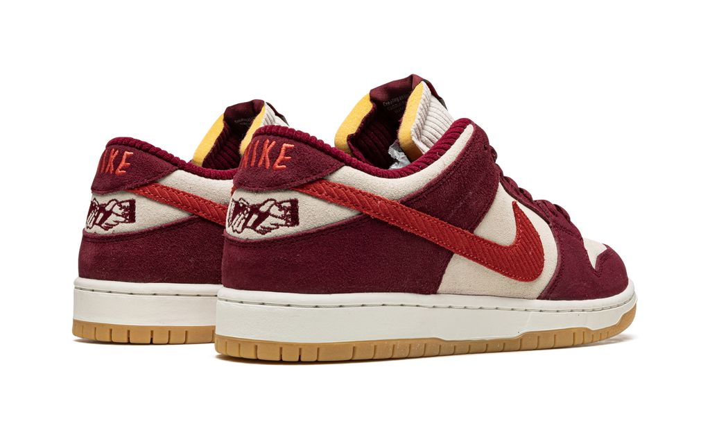 NK SB Dunk Low Skate Like a Girl