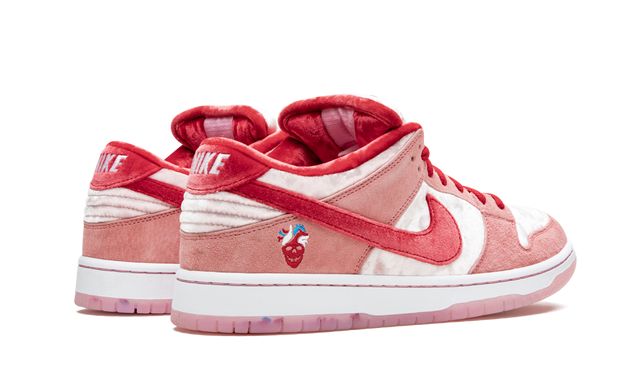 NK SB Dunk Low Strangelove