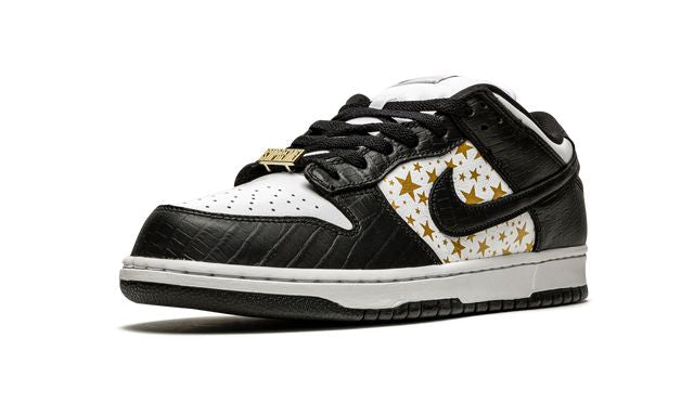NK SB Dunk Low Supreme Stars Black