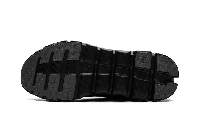 On Cloudflow 4 IKON Magnet Black