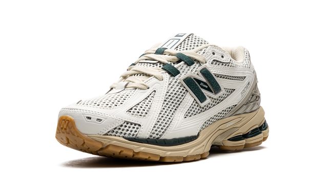 NB 1906R "Kith- Black"