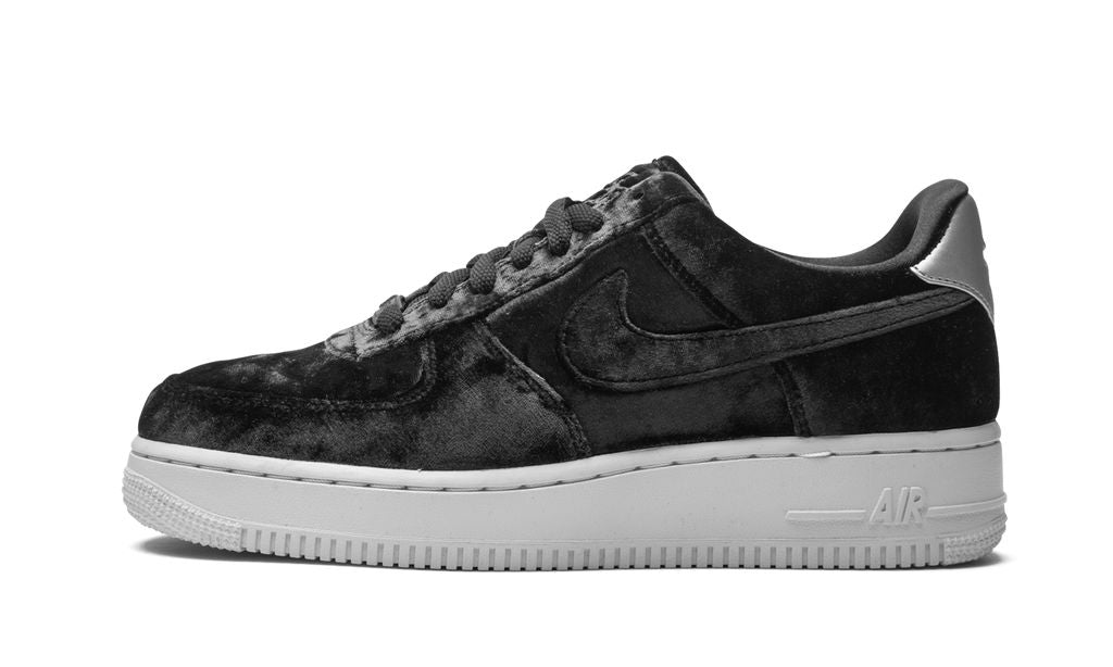 NK Air Force 1 Low  "Black Velvet"