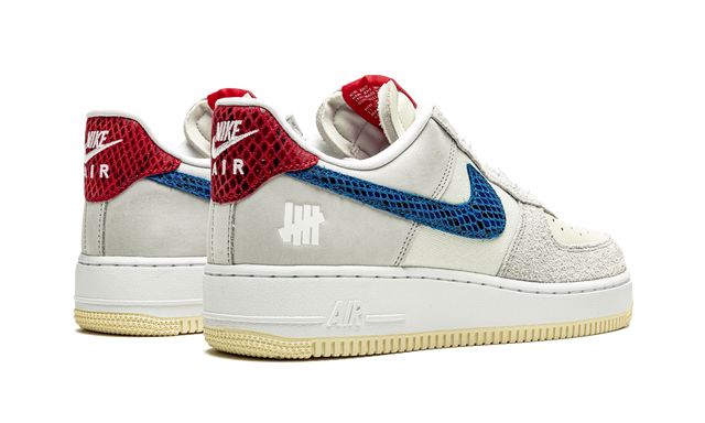 Dunk NK Air Force 1 Low SP Undefeated 5 On It contre AF1