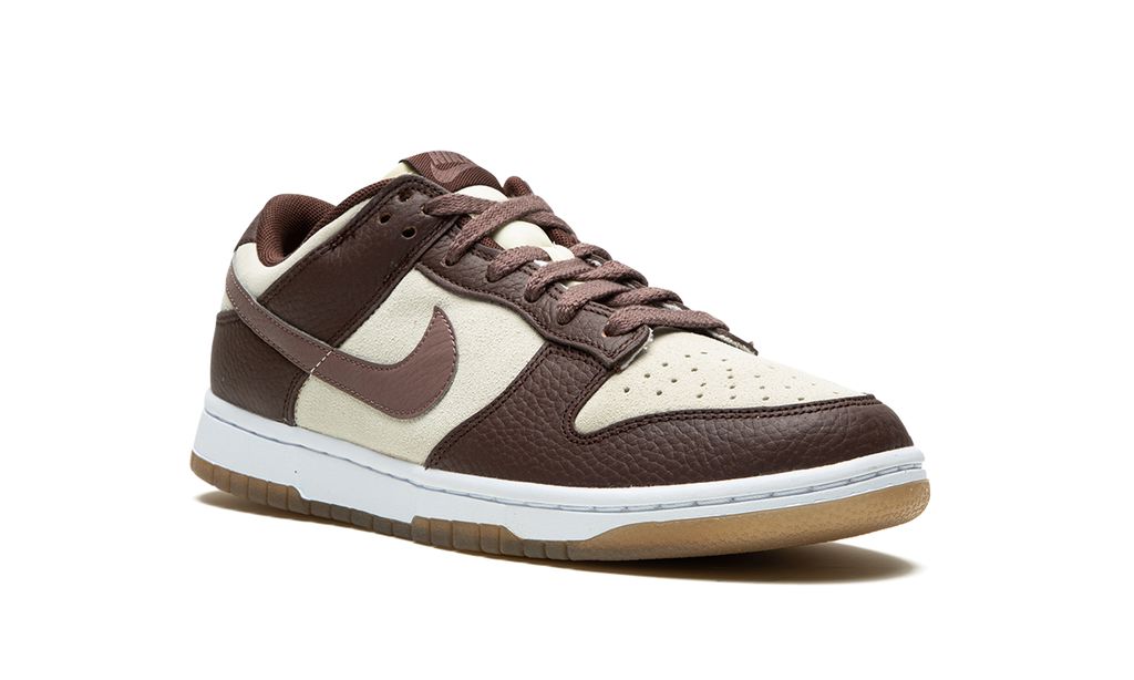 NK Dunk Low Prune Eclipse 