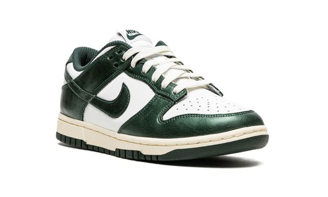 NK Dunk Low Vintage Green