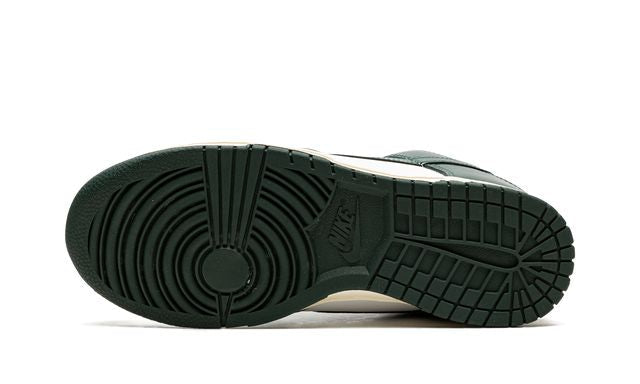 NK Dunk Low Vintage Green
