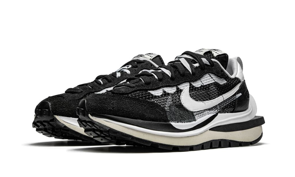 NK Vaporwaffle Sacai Noir Blanc 