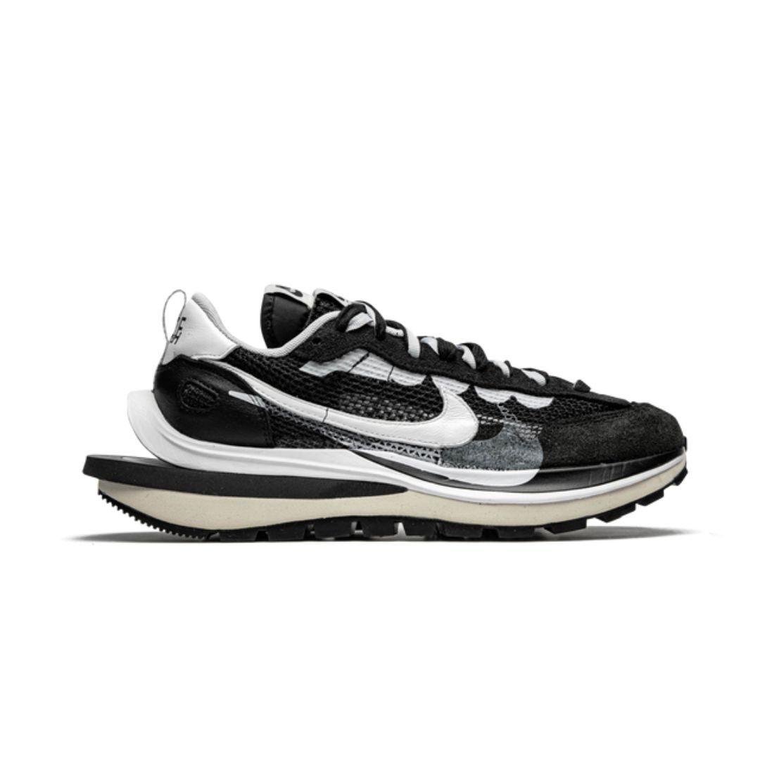 NK Vaporwaffle Sacai Noir Blanc 